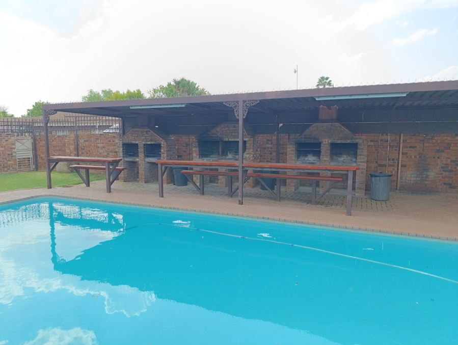 2 Bedroom Property for Sale in Langenhovenpark Free State